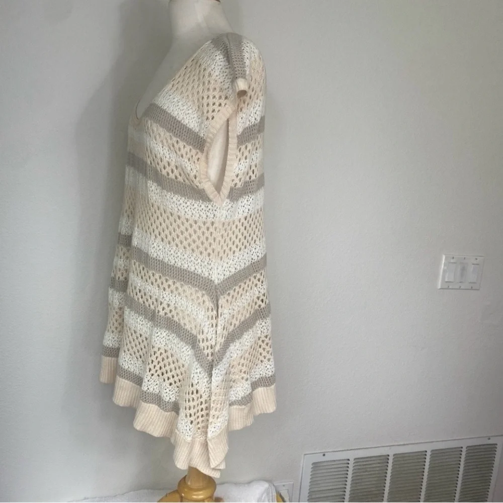 Free People Women's Cream Gray Knit Tunic Sweater Size Large Boho Beach Coastal